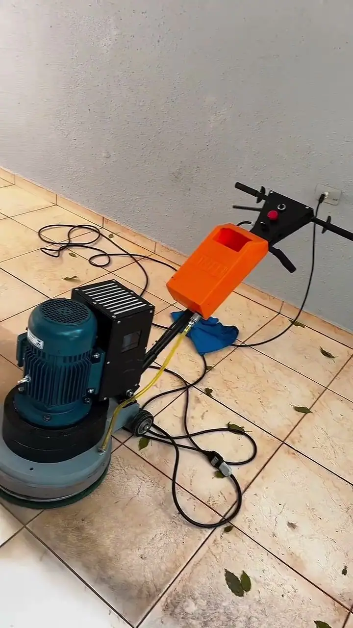 Piso de loja e comércio: Piso de grande circulação limpo e com brilho.
