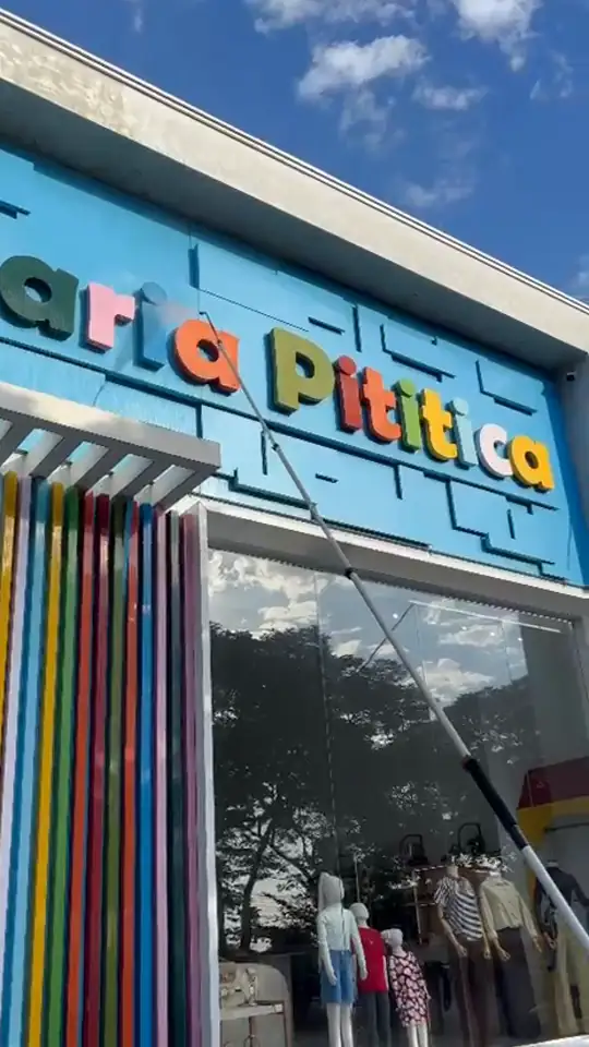 Fachada da loja Maria Pititi