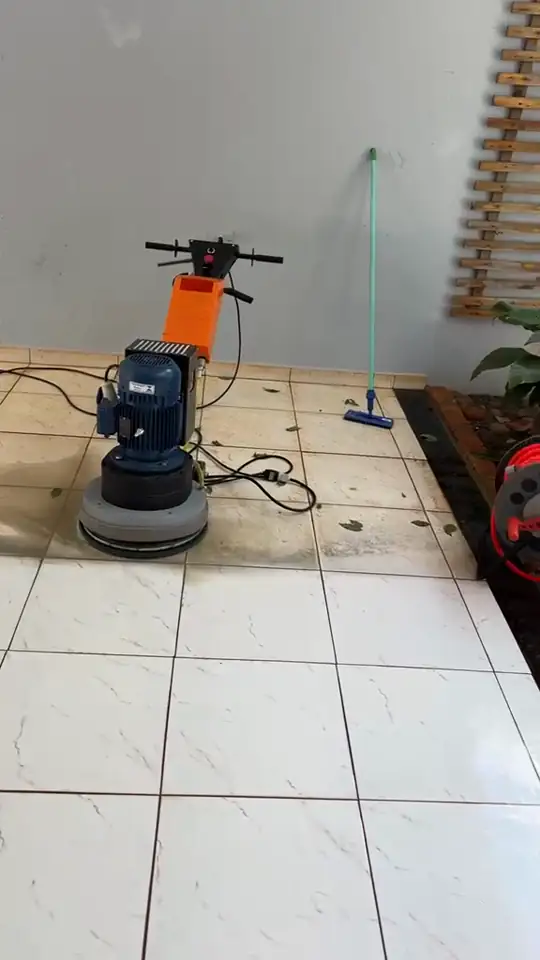 Garagem e sala no pós-obra